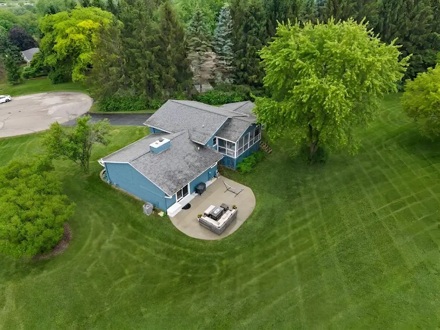 W271N4780 Greenhill COURT, Pewaukee, WI 53072 - #2