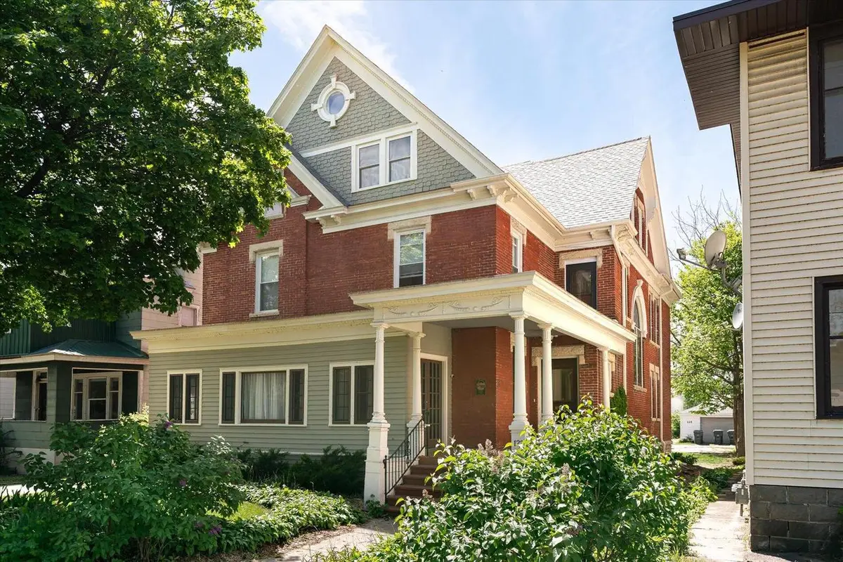 122 10th STREET S, La Crosse, WI 54601 - #1