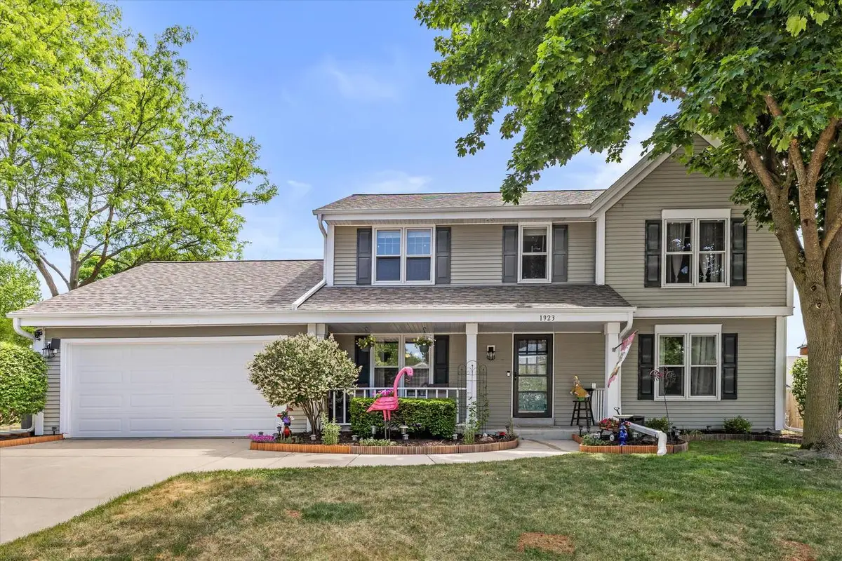 1923 Cliff-Alex COURT N, Waukesha, WI 53189 - #1