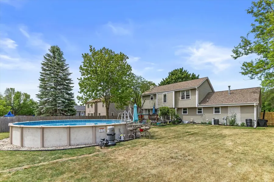 1923 Cliff-Alex COURT N, Waukesha, WI 53189 - #2