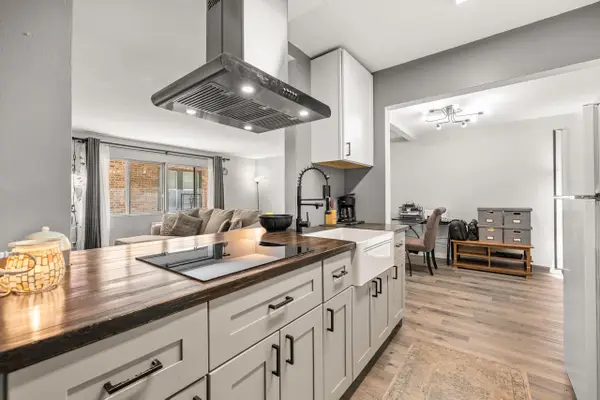 4434 N Oakland AVENUE #203, Shorewood, WI 53211