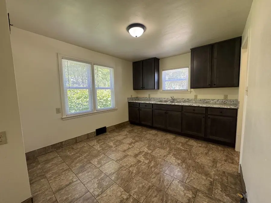 6634 W Carmen AVENUE, Milwaukee, WI 53218 - #3