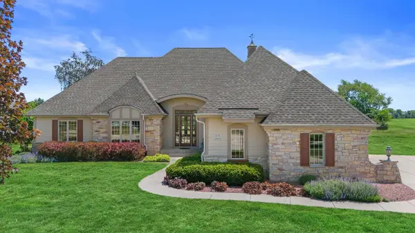W358N6658 Spring Hollow CIRCLE, Oconomowoc, WI 53066