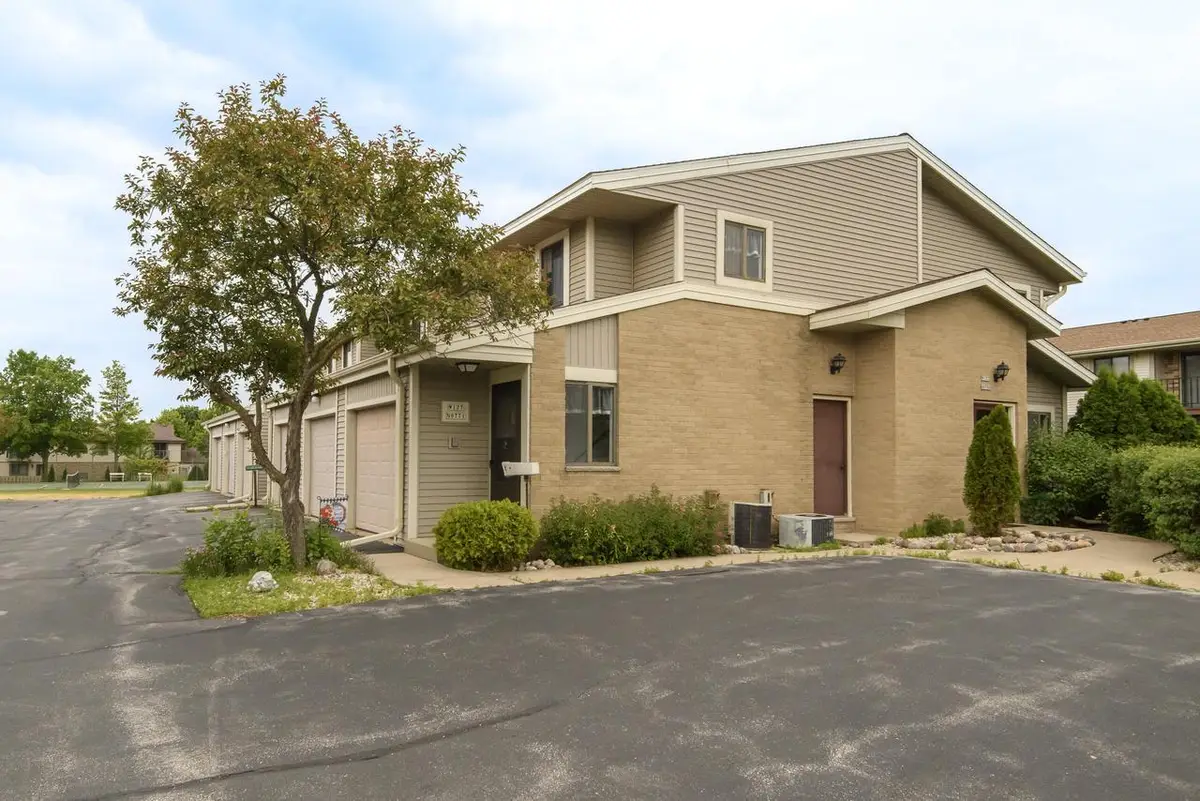 W177N9769 Riversbend CIRCLE E, Germantown, WI 53022 - #1