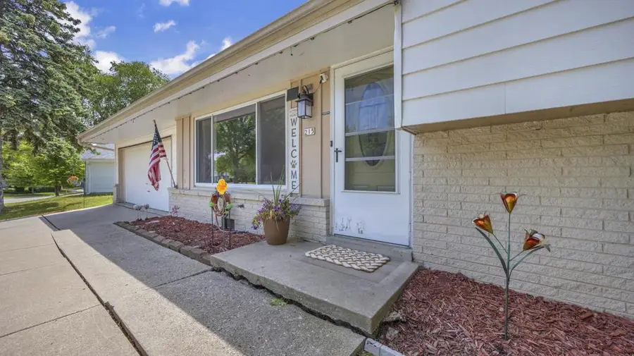 215 E Beutel ROAD, Port Washington, WI 53074 - #2