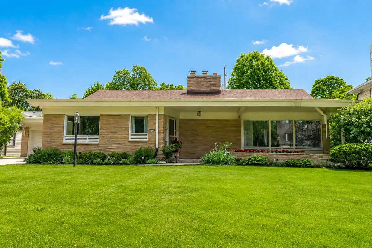 2518 N Harding BOULEVARD, Wauwatosa, WI 53226 - #1