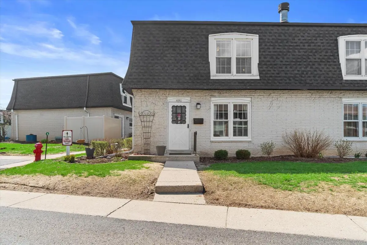 4201 W Cherrywood LANE, Brown Deer, WI 53209 - #1