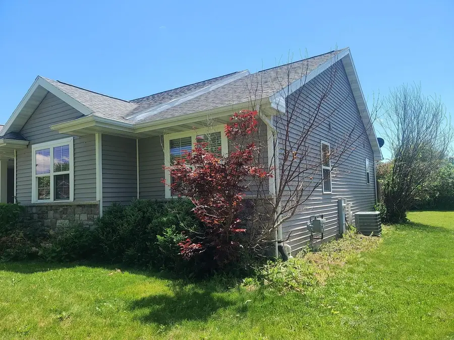 802 Sundial LANE, Neenah, WI 54956 - #3