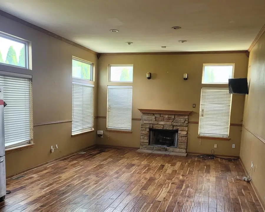 11039 W Fairlane AVENUE, Milwaukee, WI 53224 - #3
