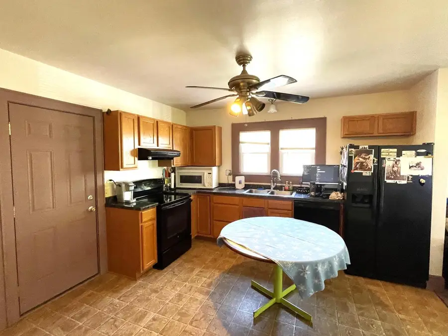 2401 W Plainfield AVENUE, Milwaukee, WI 53221 - #3