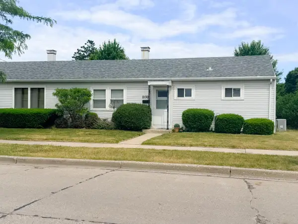 2130 W Howard AVENUE, Milwaukee, WI 53221