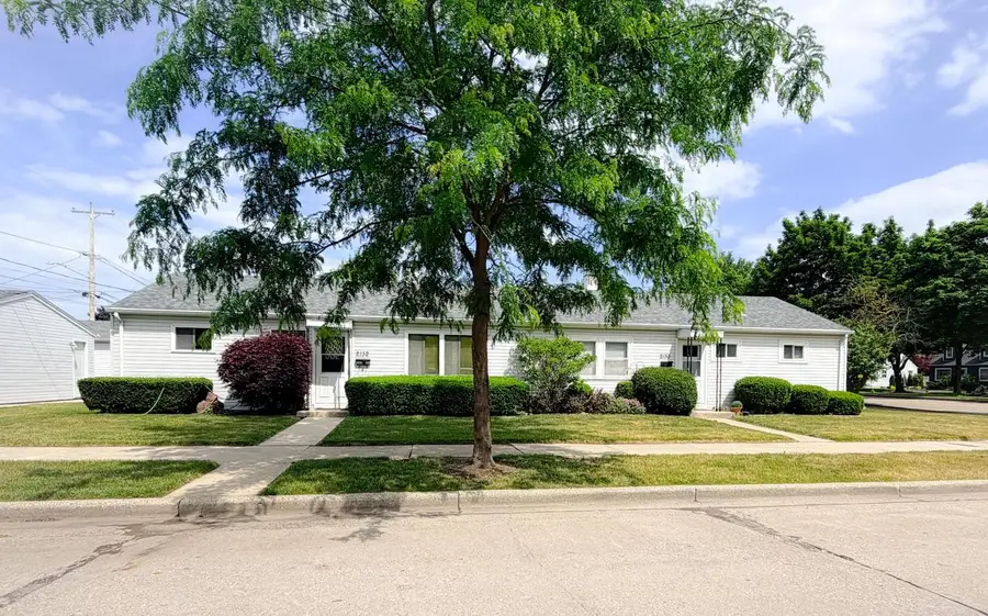 2130 W Howard AVENUE, Milwaukee, WI 53221 - #3