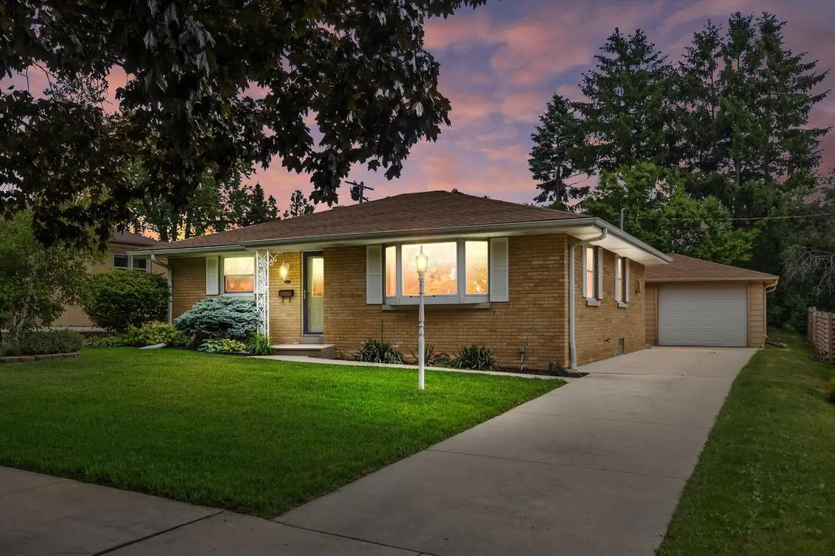 935 Virginia STREET, Racine, WI 53405 - #1