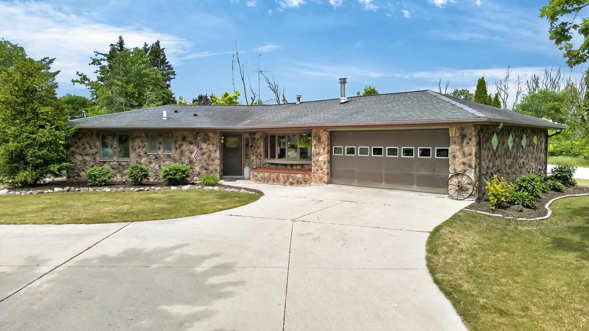 822 Woodland STREET, Plymouth, WI 53073 - #1