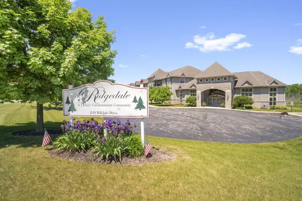 230 Hilldale DRIVE #1306, Hartford, WI 53027