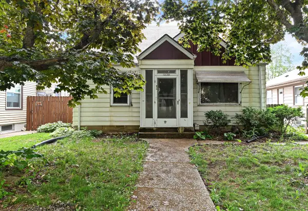 3136 N 77th STREET, Milwaukee, WI 53222