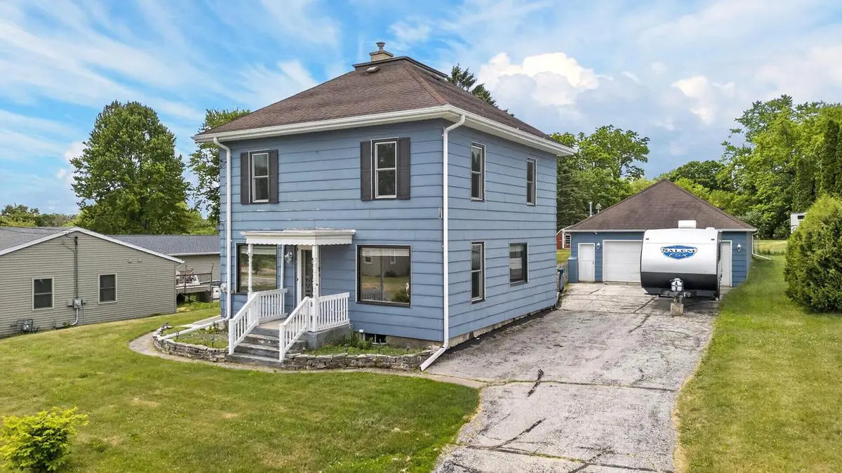 206 Lake STREET, Cascade, WI 53011 - #1