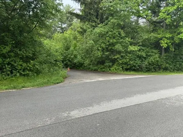 1745 W DEAN ROAD, River Hills, WI 53217