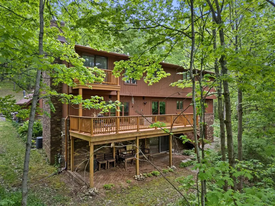 S87W28270 Lookout LANE, Mukwonago, WI 53149 - #2