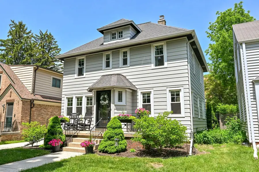 912 E Meadow PLACE, Whitefish Bay, WI 53217 - #2