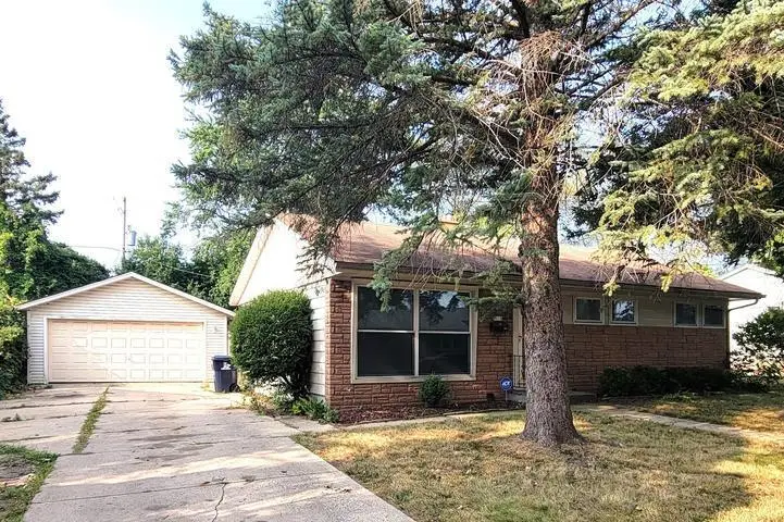 7519 W Sheridan AVENUE, Milwaukee, WI 53218 - #2