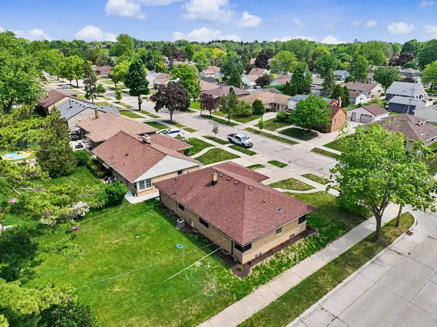 5659 S Quality AVENUE, Cudahy, WI 53110 - #2