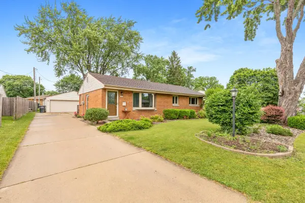 4353 S 61st STREET, Greenfield, WI 53220