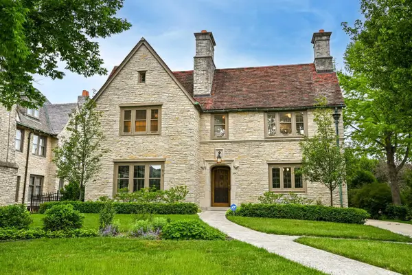 3445 N Lake DRIVE, Milwaukee, WI 53211