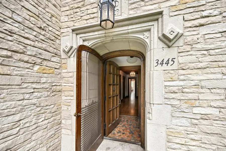 3445 N Lake DRIVE, Milwaukee, WI 53211 - #2