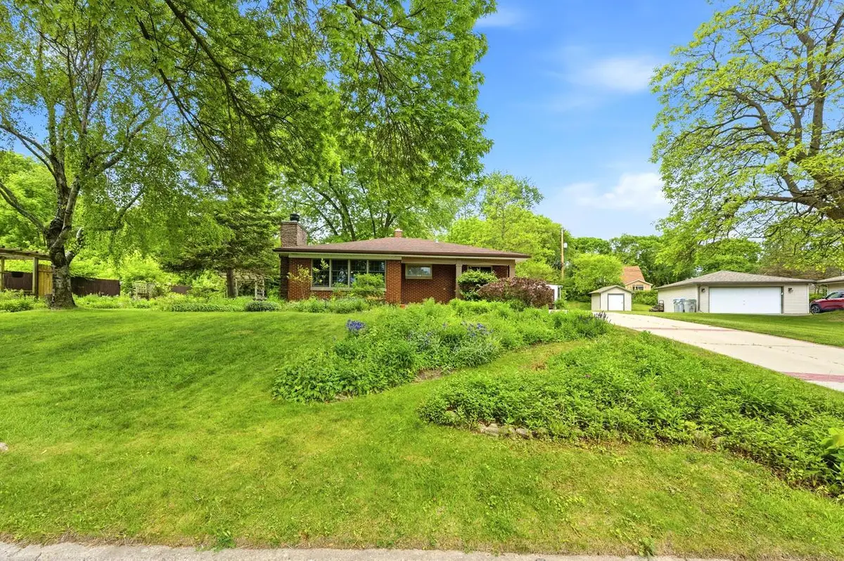 5751 S 22nd STREET, Milwaukee, WI 53221 - #1