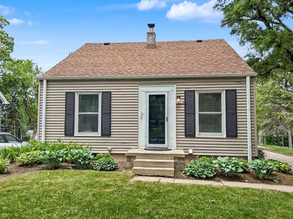 10918 W Wells STREET, Wauwatosa, WI 53226