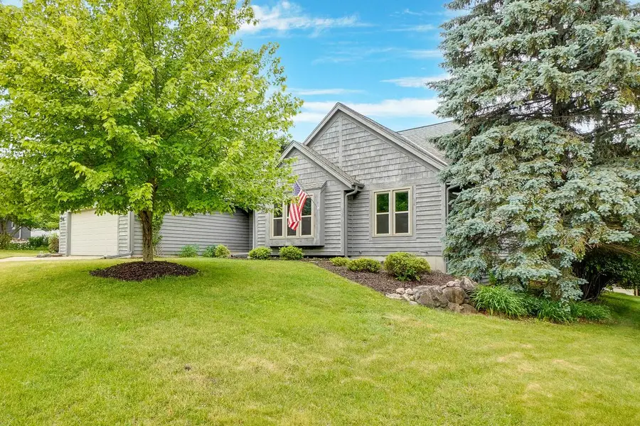 940 Bartlett DRIVE, Oconomowoc, WI 53066 - #2