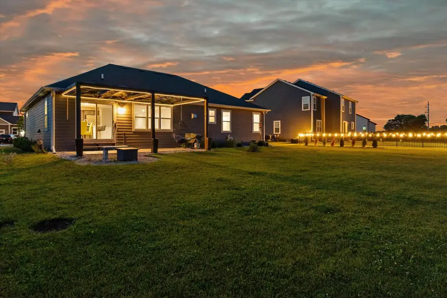 35077 Yahara DRIVE, Summit, WI 53066 - #2