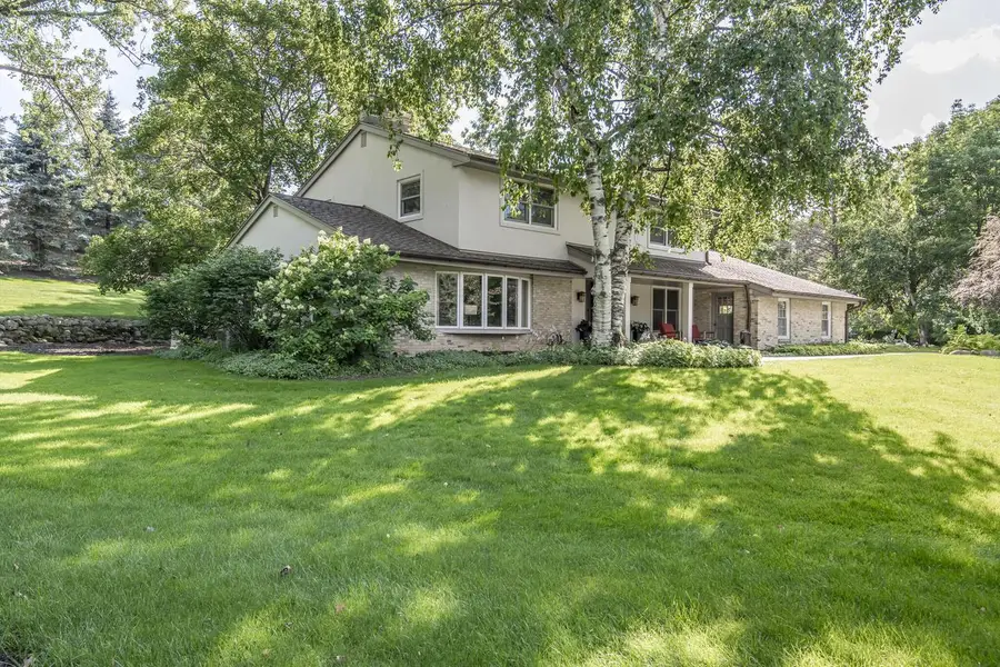 1405 Victoria CIRCLE N, Elm Grove, WI 53122 - #2