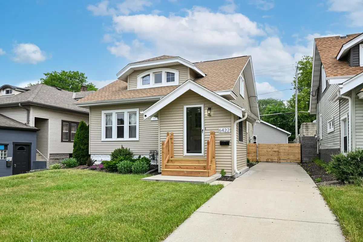 6422 W North AVENUE, Wauwatosa, WI 53213 - #1