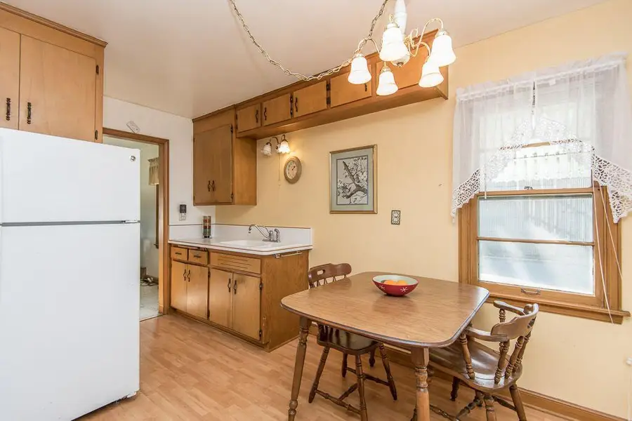 1818 E Fernwood AVENUE, Milwaukee, WI 53207 - #3