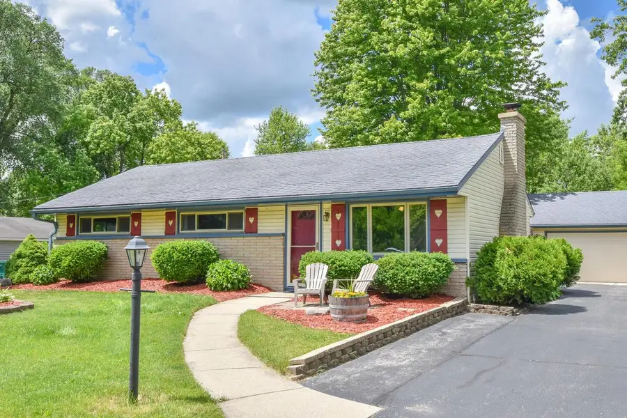 W200N9459 Woodside LANE, Menomonee Falls, WI 53051 - #2