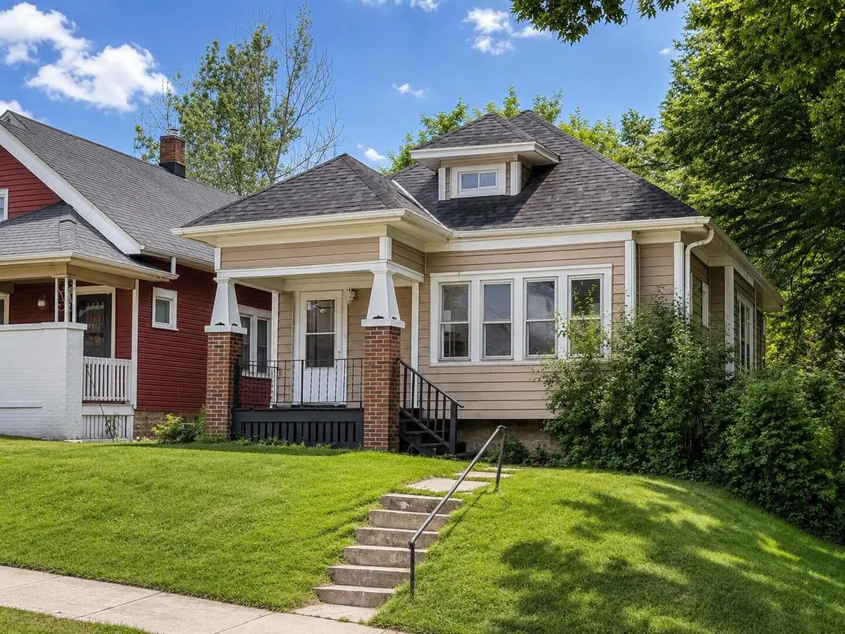 525 N 45th STREET, Milwaukee, WI 53208 - #1