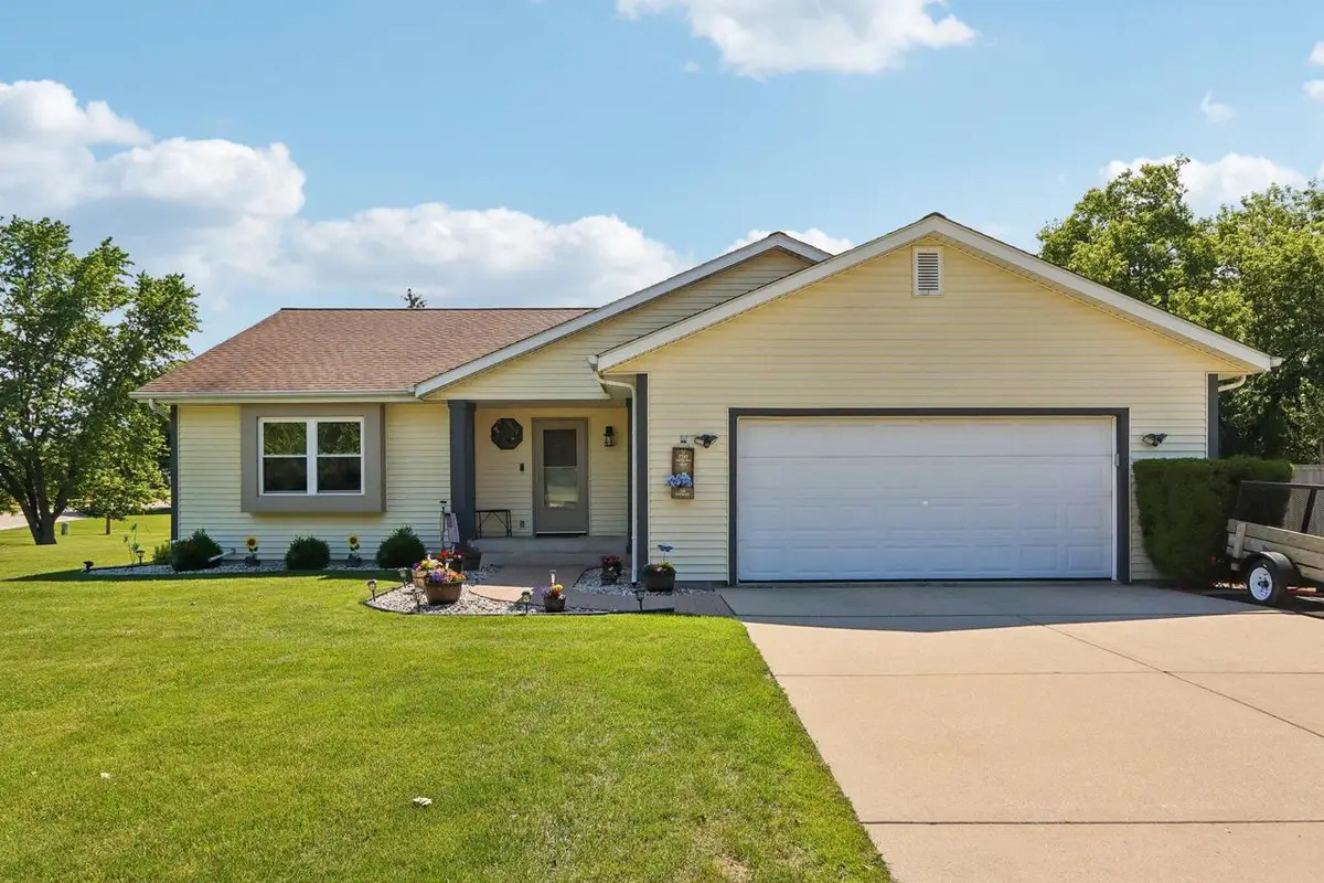 7710 S Chapel Hill DRIVE, Franklin, WI 53132 - #1