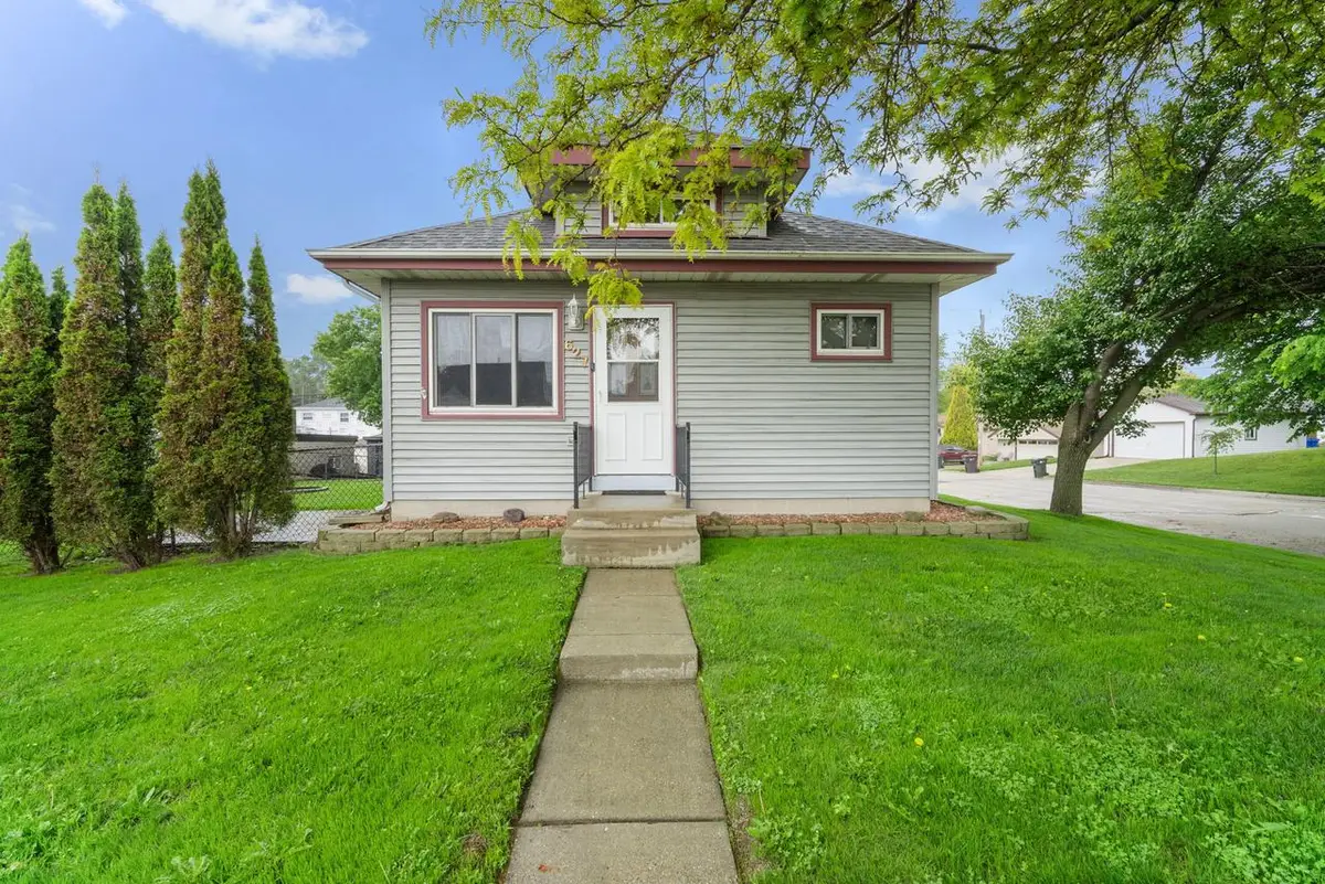 627 Blake AVENUE, South Milwaukee, WI 53172 - #1