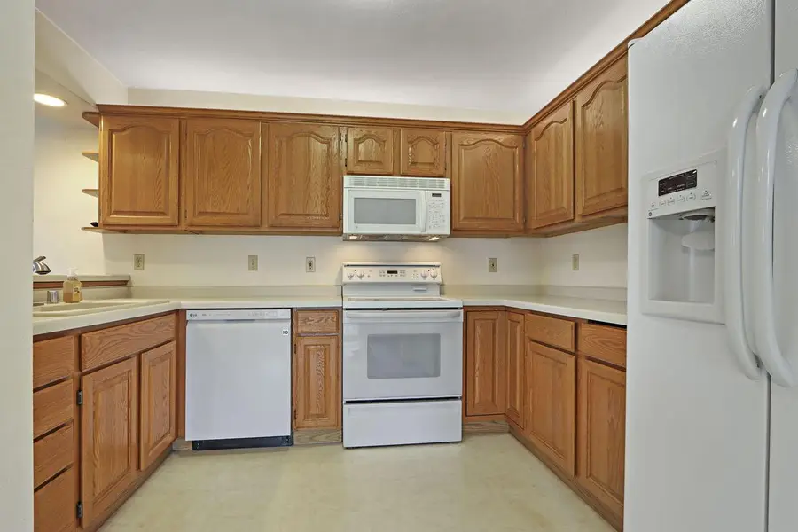 6915 Dale DRIVE #29, Racine, WI 53402 - #3