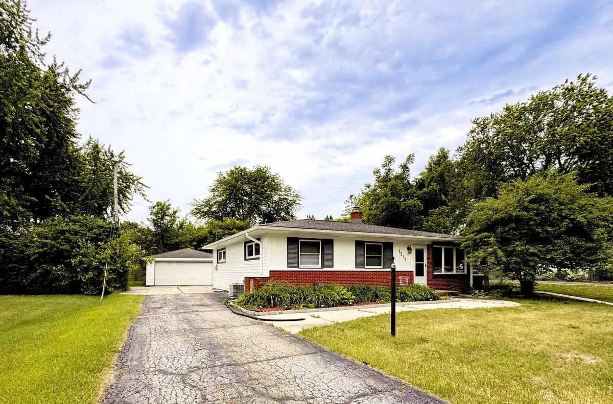 5319 W Spring LANE, Milwaukee, WI 53223 - #1