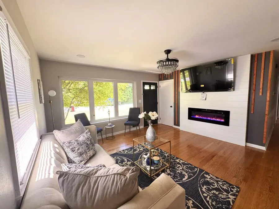 5319 W Spring LANE, Milwaukee, WI 53223 - #2