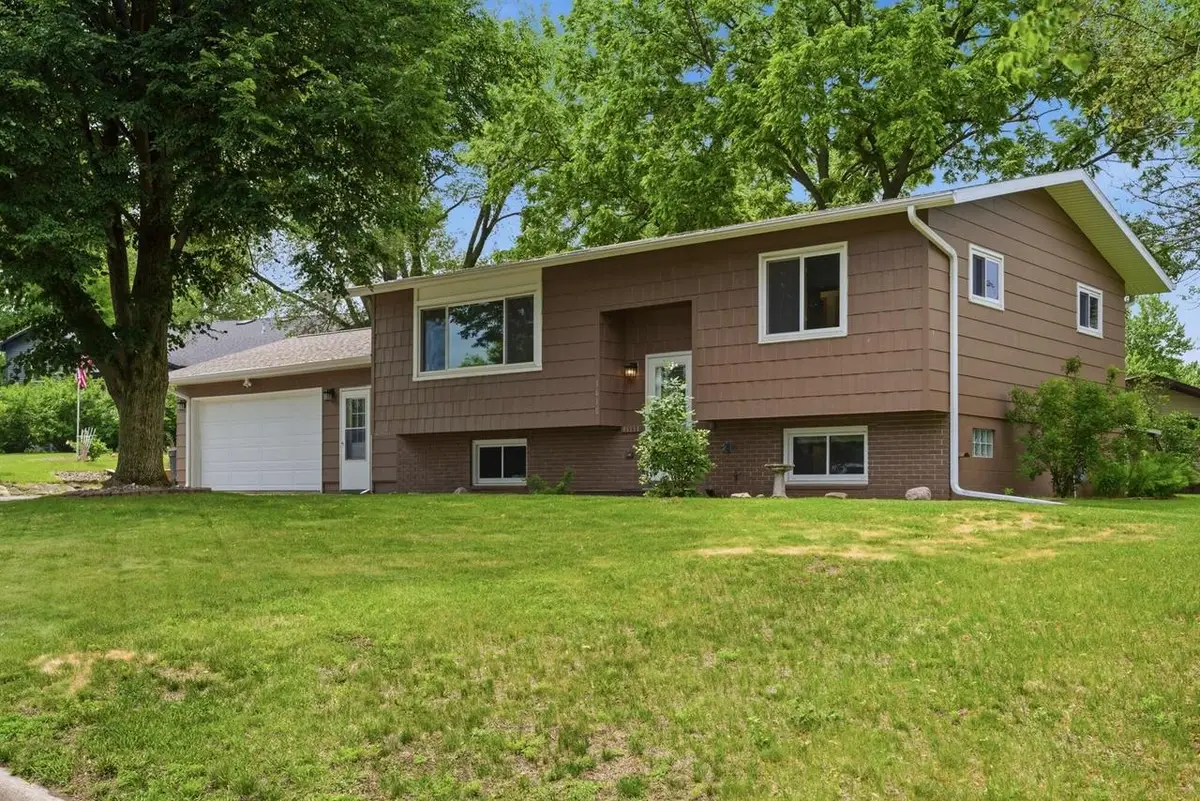 1610 Cliffview DRIVE, Holmen, WI 54636 - #1