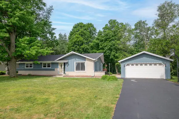 1447 Tomac LANE, Hubertus, WI 53033