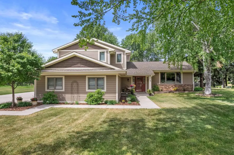 W318N377 Whitetail RUN, Delafield, WI 53018 - #2