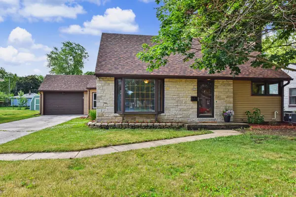 457 W 5th STREET, Oconomowoc, WI 53066