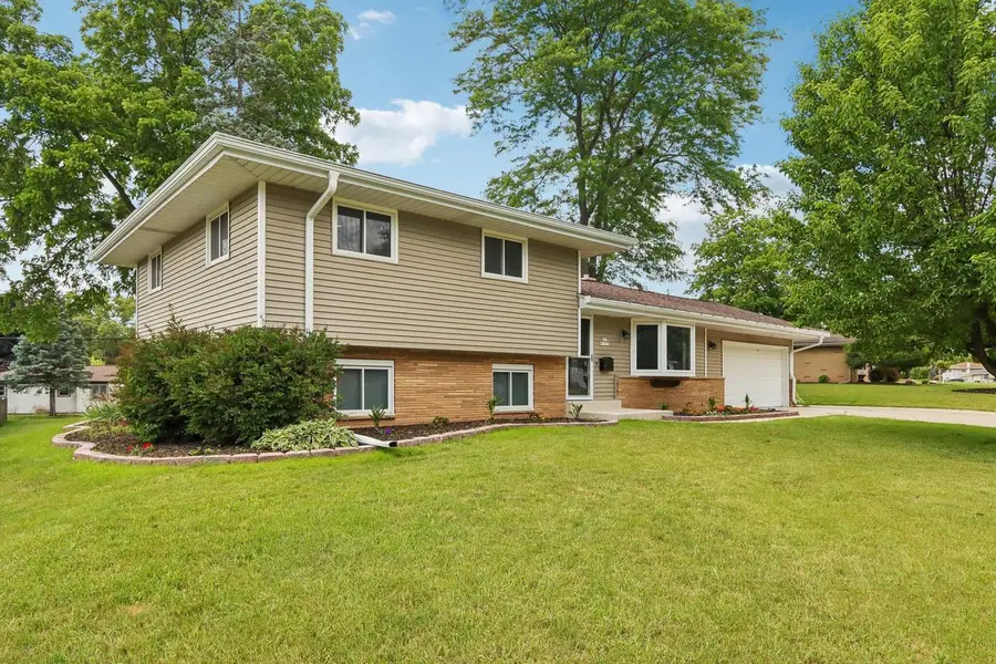 N91W17573 Saint Regis STREET, Menomonee Falls, WI 53051 - #2
