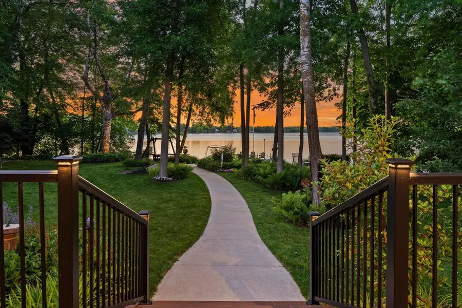 19 Hickory DRIVE, Random Lake, WI 53075 - #2