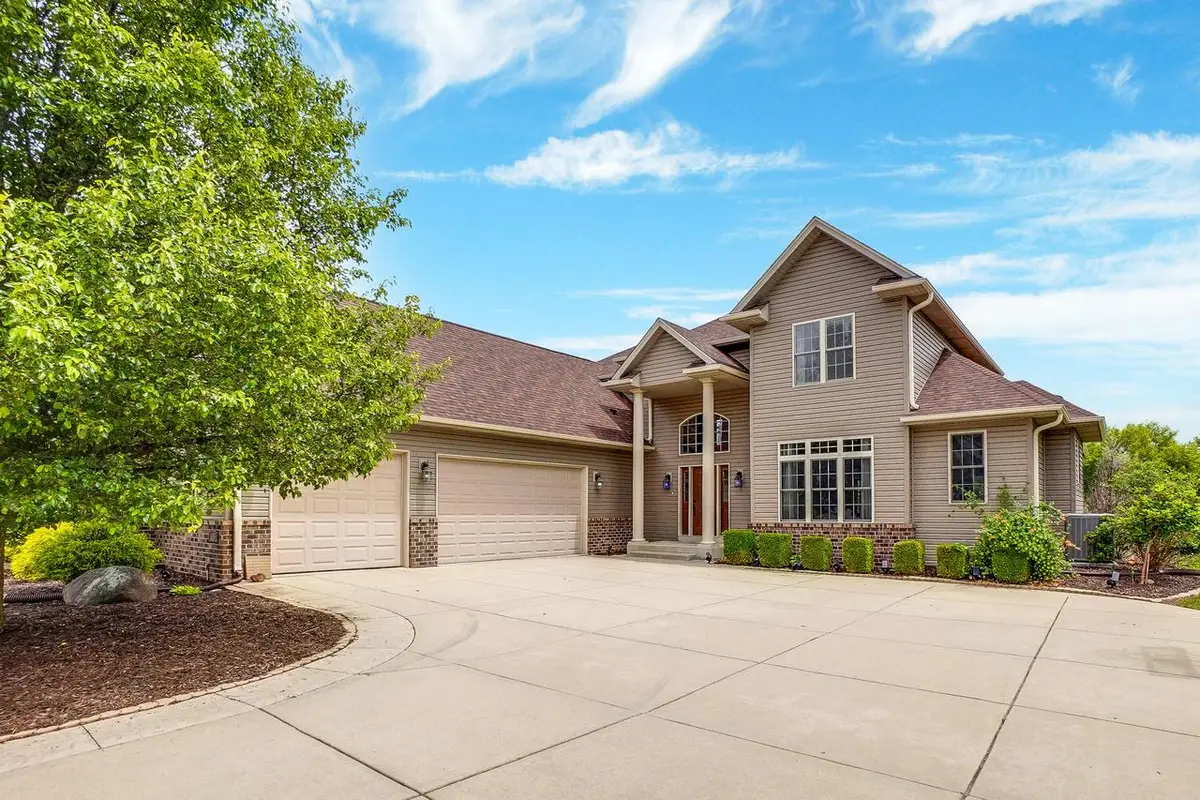 750 Pinehurst DRIVE, Mukwonago, WI 53149 - #1